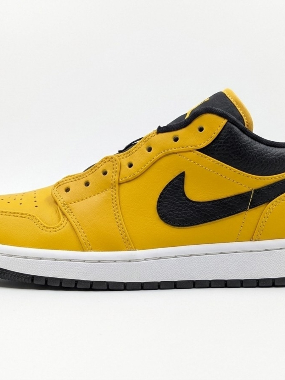 Air Jordan 1 Low 'Pollen' Yellow Black Sneakers Size 8 Mens 553558-700